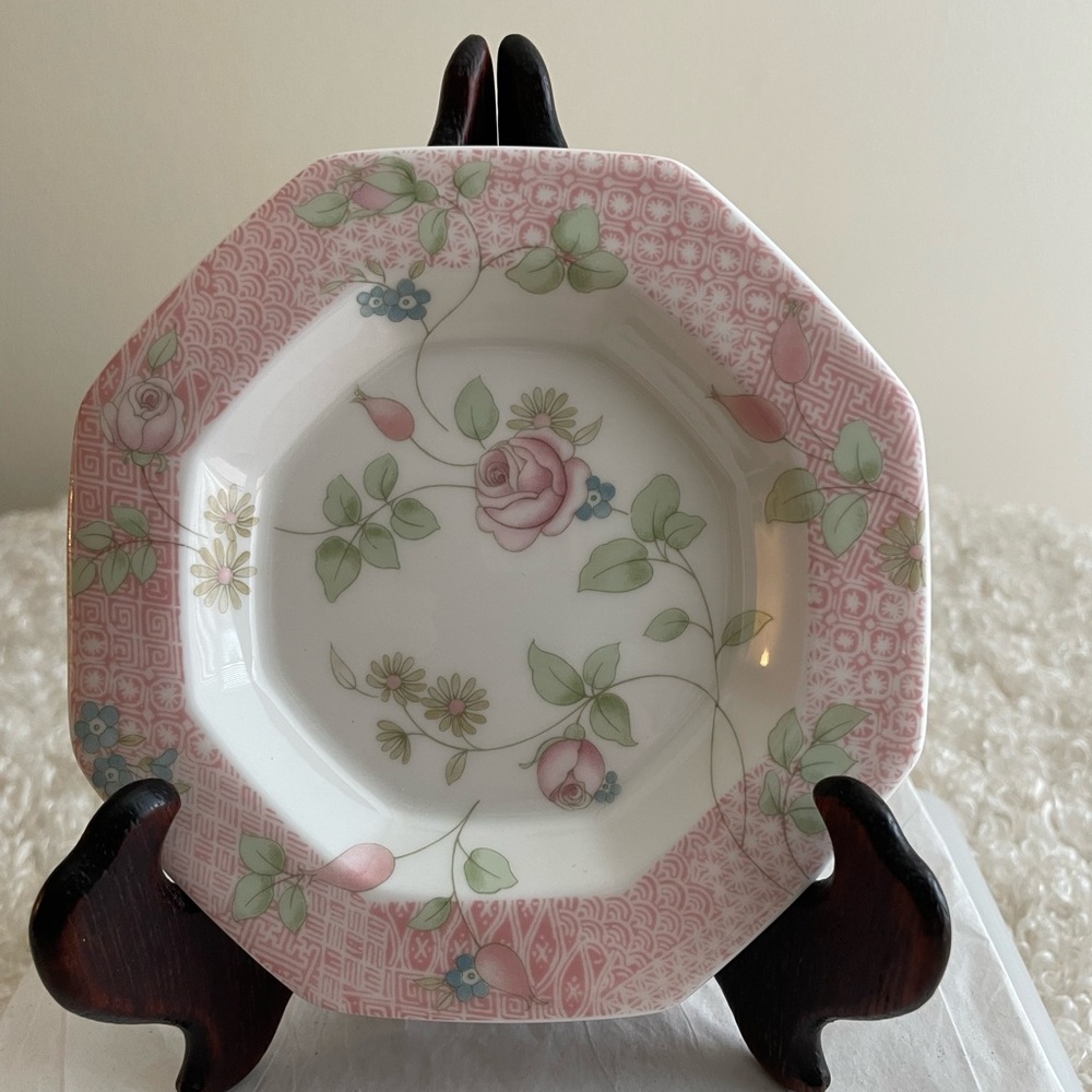 Vintage Wedgwood 5 Inch Octagon Nut orTrinket Bowl Pink Roses